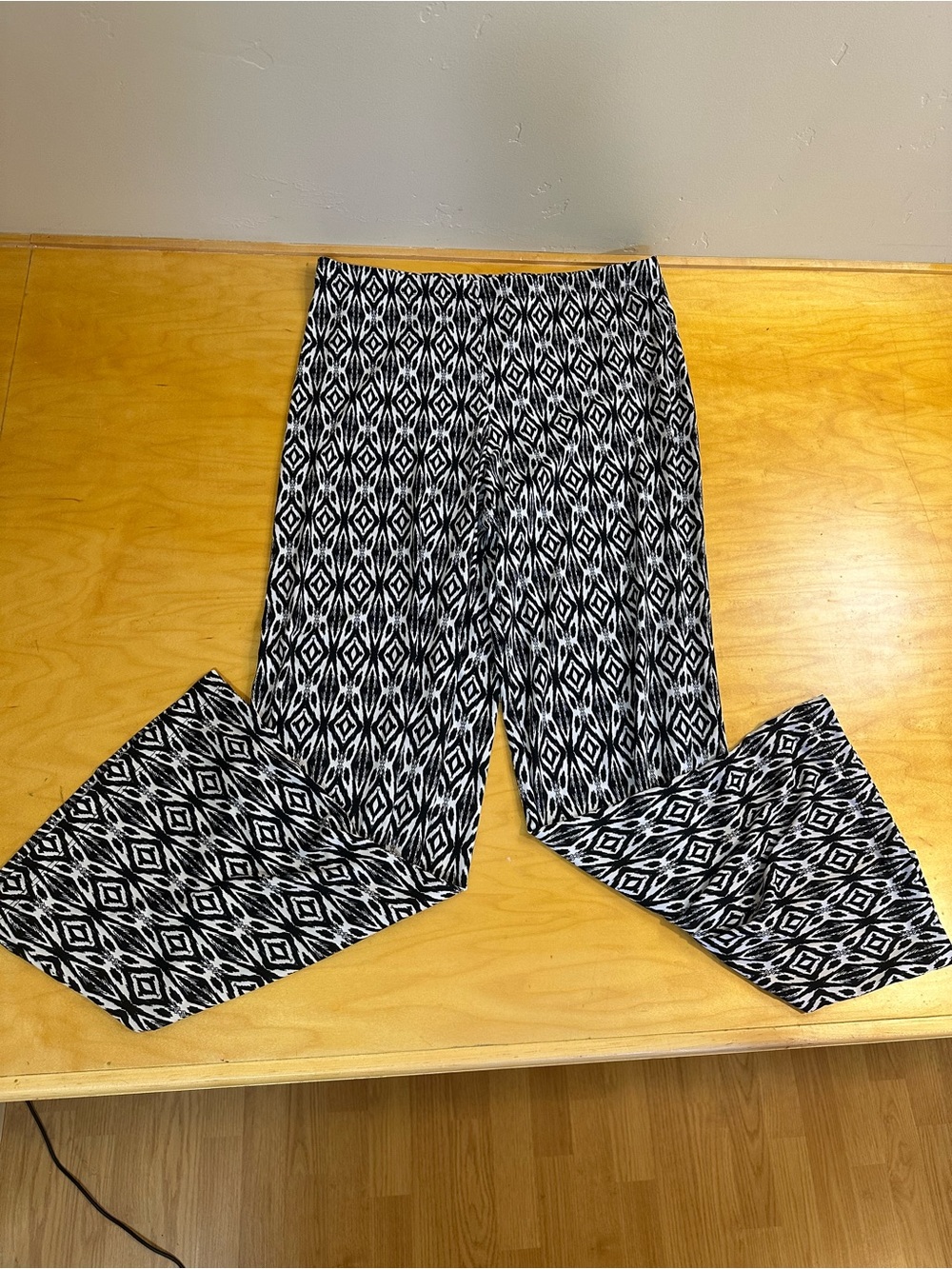 AB Studio Wide Leg Black and White Patterned Palazzo Pants Size Large